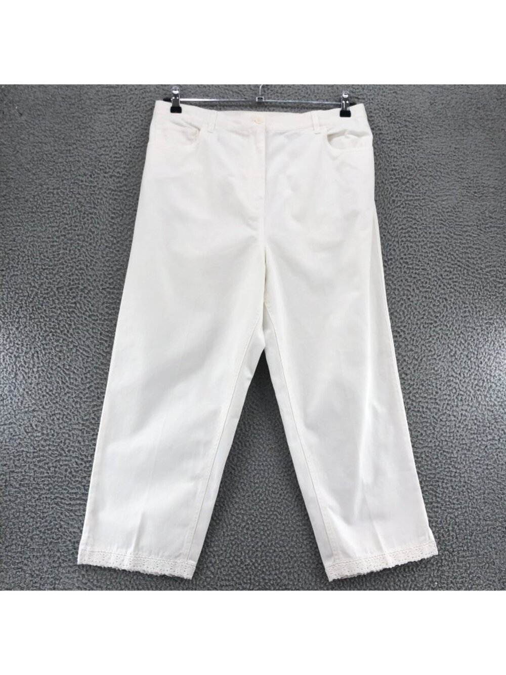 Casual Corner Jeans Womens Extra Large White Annex Capri Crochet Lace Hem NWT